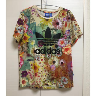 アディダス(adidas)のインパクト大 花柄Tシャツ イエローベース(Tシャツ(半袖/袖なし))