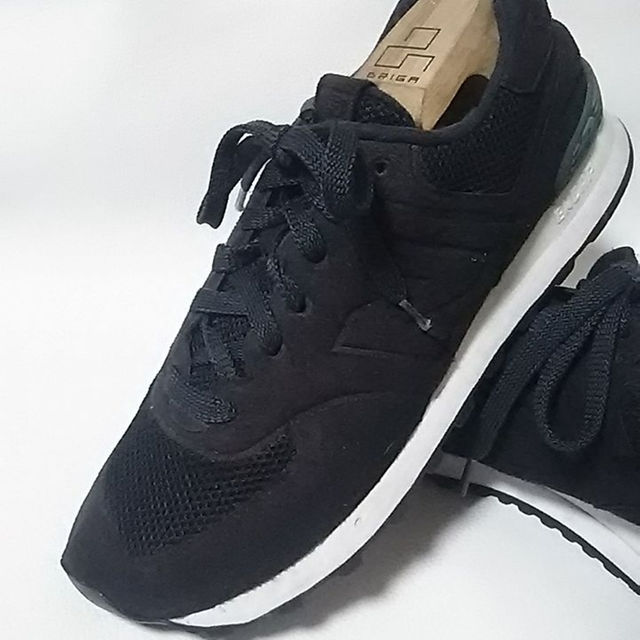 New Balance(ニューバランス)の好配色黒緑!ニューバランス574スニーカー9961300576希少モデル メンズの靴/シューズ(スニーカー)の商品写真