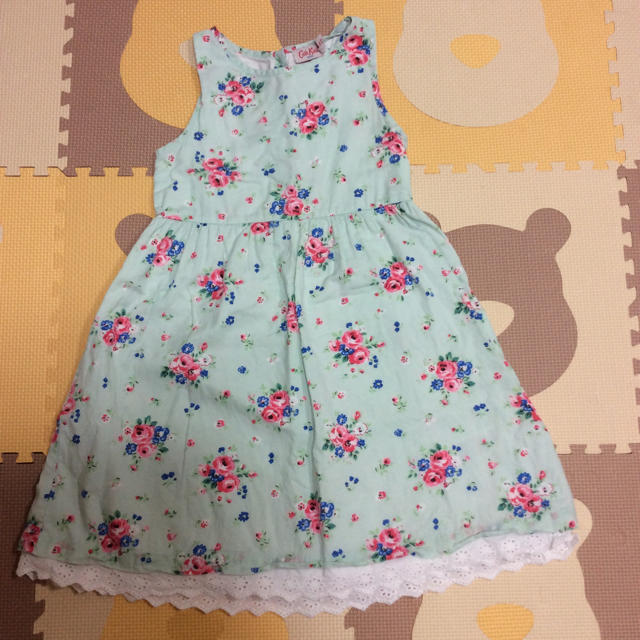 Cath Kidston(キャスキッドソン)の花柄ワンピース Cath Kidston キッズ/ベビー/マタニティのキッズ服女の子用(90cm~)(ワンピース)の商品写真