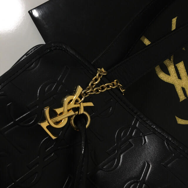 Saint Laurent(サンローラン)の美品♡レア♡イヴサンローラン♡ロゴチャーム付き♡レザーショルダーバッグ レディースのバッグ(ショルダーバッグ)の商品写真