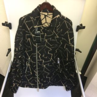 エンポリオアルマーニ(Emporio Armani)の【新品】EMPORIO ARMANI 幾何学模様 ウールライダースジャケット(ライダースジャケット)