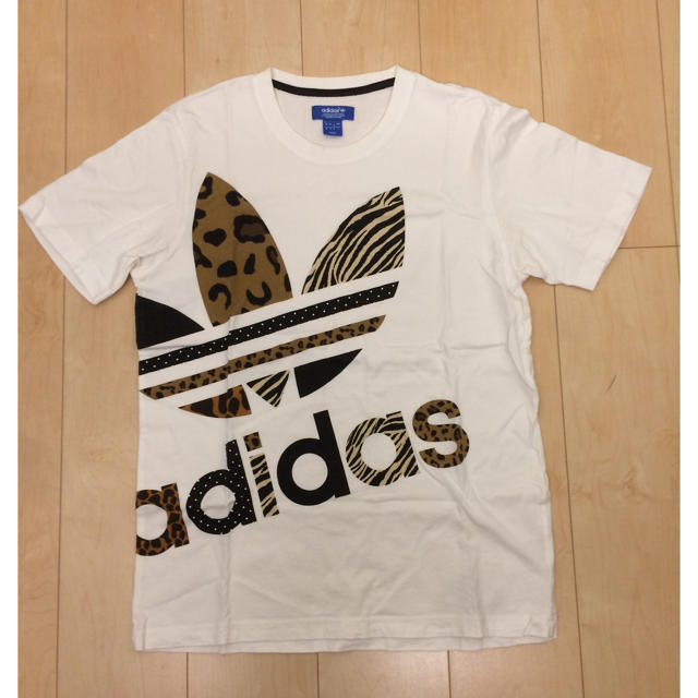 adidas(アディダス)の【ばるる様 専用】アディダス Tシャツ 白 ヒョウ柄 メンズのトップス(Tシャツ/カットソー(半袖/袖なし))の商品写真