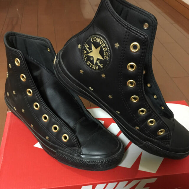 CONVERSE(コンバース)のレア✨コンバース レザー 星スタッズ ハイカットスニーカー レディースの靴/シューズ(スニーカー)の商品写真