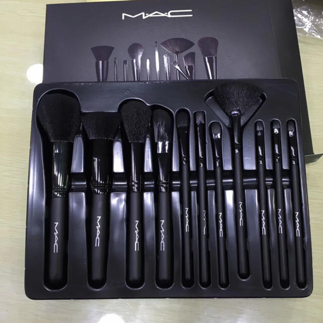 MAC - 新品未使用 MAC ブラシセット 限定品の通販 by 無言購入OK♥♥♥｜マックならラクマ