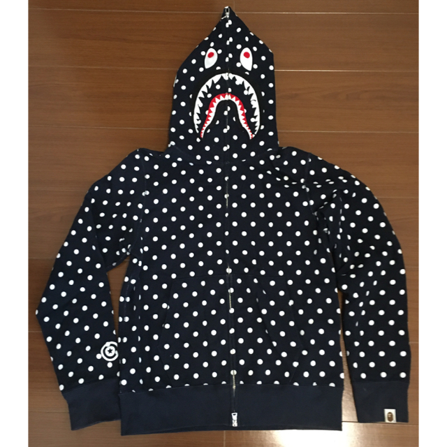 A BATHING APE(アベイシングエイプ)のかなさん専用A BATHING APE  シャークパーカー レディース ドット柄 メンズのトップス(パーカー)の商品写真