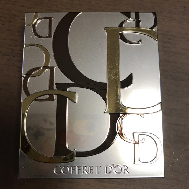 COFFRET D'OR(コフレドール)のコフレドール ビューティオーラアイズ 05 ゴールド コスメ/美容のベースメイク/化粧品(アイシャドウ)の商品写真