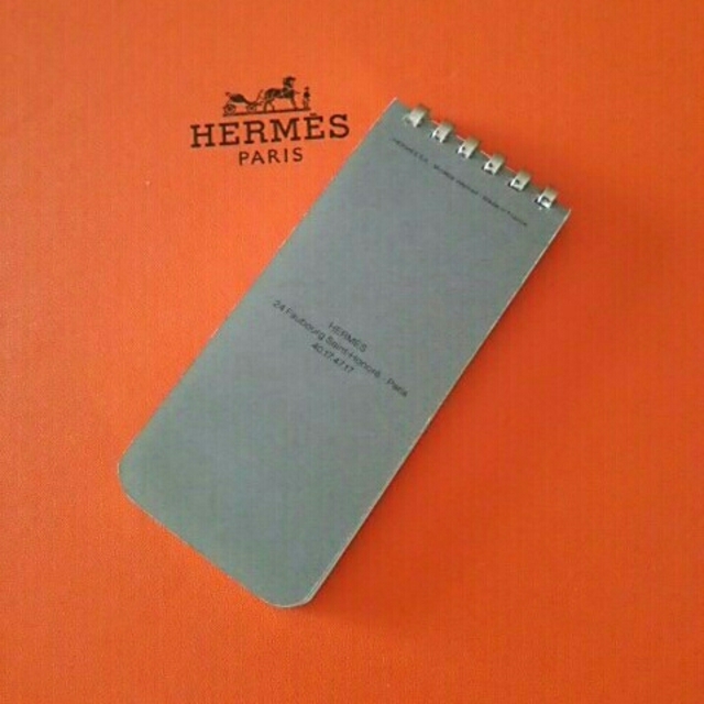 Hermes(エルメス)の☆ちゃんこ♪様専用  エルメス HERMES メモ帳 美品  ユニセックス インテリア/住まい/日用品の文房具(ノート/メモ帳/ふせん)の商品写真