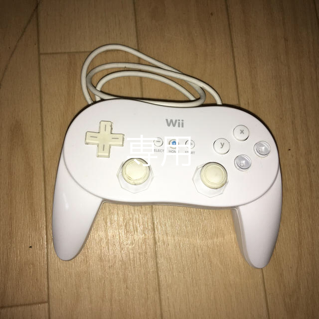 Wii(ウィー)のwii コントローラ エンタメ/ホビーのゲームソフト/ゲーム機本体(その他)の商品写真