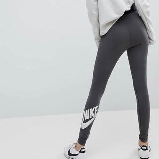 ナイキ(NIKE)の【Mサイズ 】新品タグ付 Nike レッグアシー ハイウエスト レギンス グレー(レギンス/スパッツ)