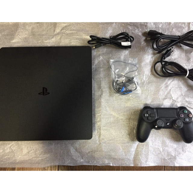 PlayStation4(プレイステーション4)のすずほ様専用  PS4 本体 CUH-2000AB01 500G エンタメ/ホビーのゲームソフト/ゲーム機本体(家庭用ゲーム機本体)の商品写真