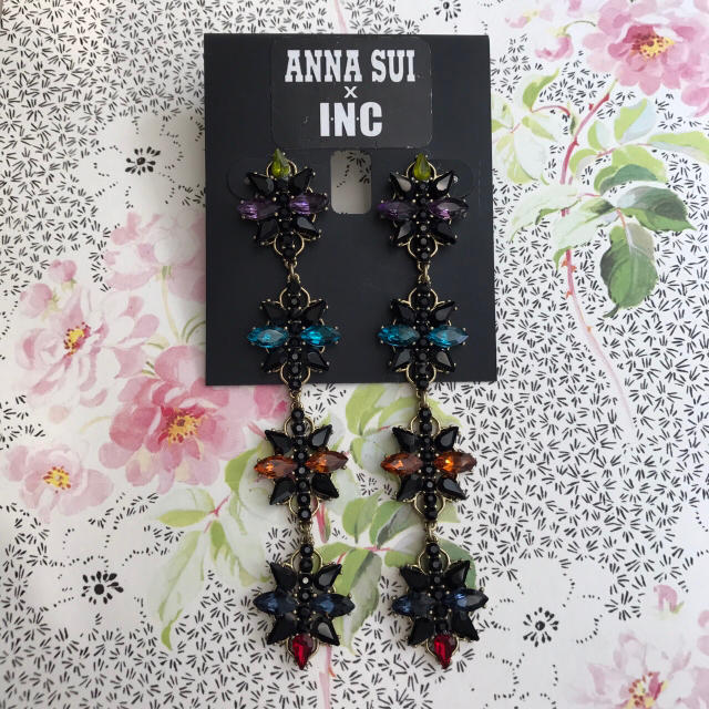 ANNA SUI(アナスイ)のアメリカ直輸入！ANNA SUI × INC のフラワーピアス レディースのアクセサリー(ピアス)の商品写真