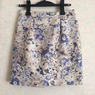 ジルバイジルスチュアート(JILL by JILLSTUART)の美品 ジルバイジルスチュアート 花柄 スカート(ひざ丈スカート)