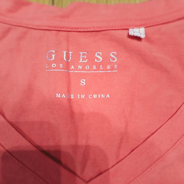 GUESS(ゲス)のGUESS  Tシャツ レディースのトップス(その他)の商品写真