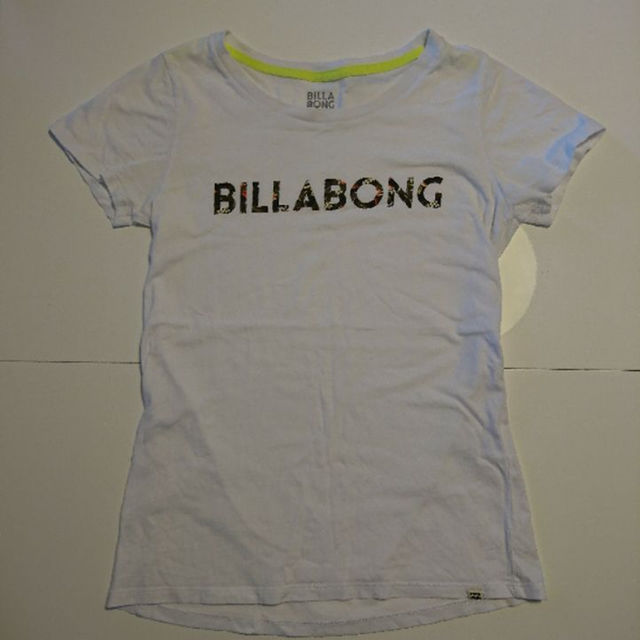 billabong(ビラボン)のmer様専用 BILLABONG Tシャツ Mサイズ レディースのトップス(その他)の商品写真