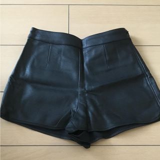 リゼクシー(RESEXXY)のレザーショートパンツ(ショートパンツ)