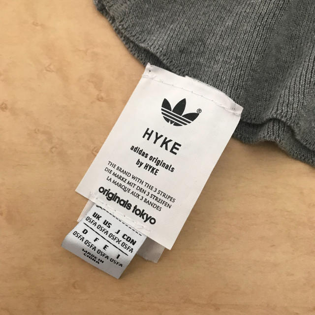 HYKE(ハイク)のHYKE adidas ネックウォーマー レディースのファッション小物(ネックウォーマー)の商品写真