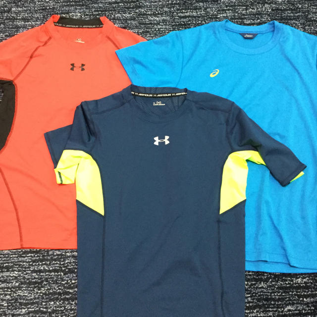 UNDER ARMOUR(アンダーアーマー)のアンダーアーマー、アシックスTシャツ レディースのトップス(Tシャツ(半袖/袖なし))の商品写真