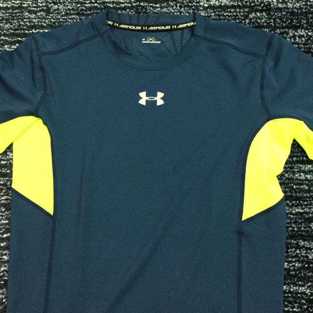 UNDER ARMOUR(アンダーアーマー)のアンダーアーマー、アシックスTシャツ レディースのトップス(Tシャツ(半袖/袖なし))の商品写真