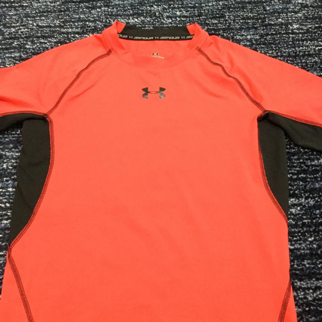 UNDER ARMOUR(アンダーアーマー)のアンダーアーマー、アシックスTシャツ レディースのトップス(Tシャツ(半袖/袖なし))の商品写真