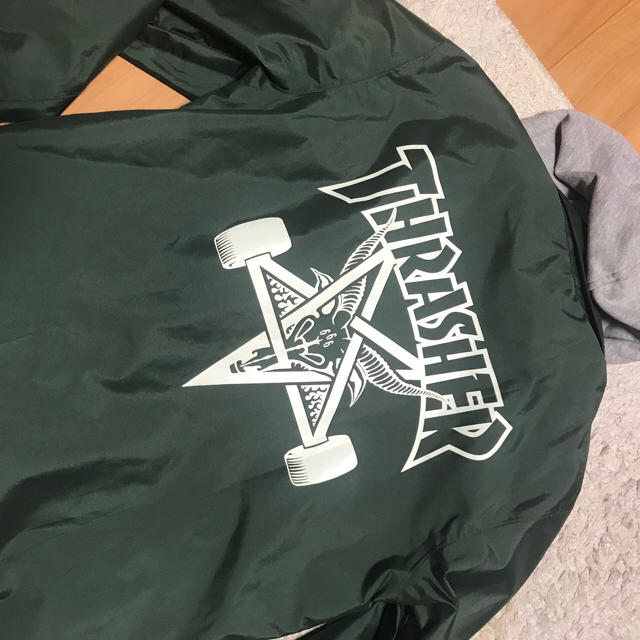 THRASHER(スラッシャー)のAA スラッシャー ウェア スポーツ/アウトドアのスノーボード(ウエア/装備)の商品写真