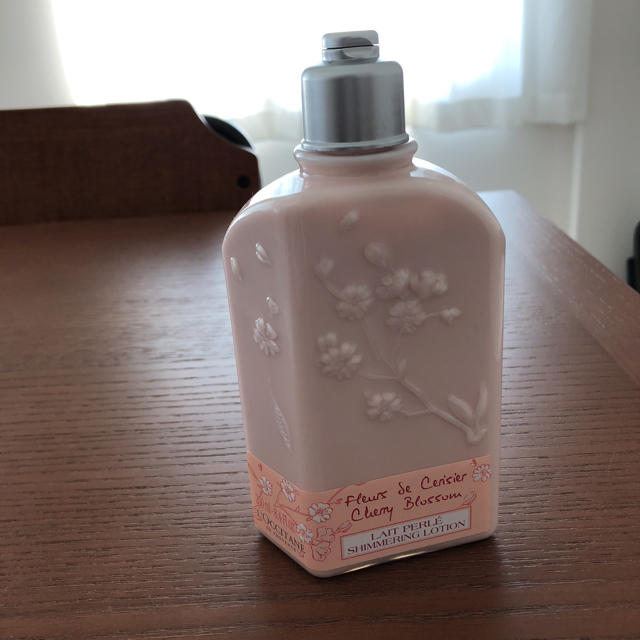 L'OCCITANE(ロクシタン)の♡本日限定200円お値下ロクシタンチェリーブロッサムボディミルク♡ コスメ/美容のボディケア(ボディローション/ミルク)の商品写真