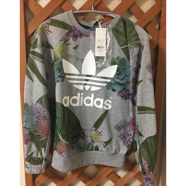 adidas(アディダス)のまこ姉様専用  adidas originals フローラル スウェットパーカー レディースのトップス(トレーナー/スウェット)の商品写真