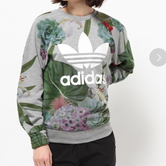 adidas(アディダス)のまこ姉様専用  adidas originals フローラル スウェットパーカー レディースのトップス(トレーナー/スウェット)の商品写真