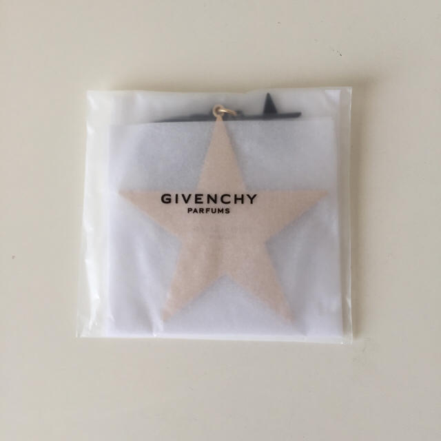 GIVENCHY(ジバンシィ)の【新品未使用】星型チャーム レディースのファッション小物(キーホルダー)の商品写真