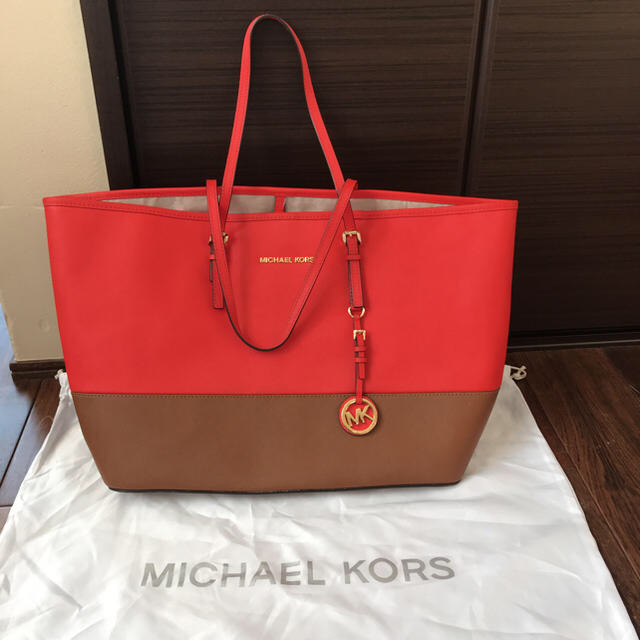Michael Kors(マイケルコース)のKitty様専用:きれいなオレンジ色Michael Kors bag レディースのバッグ(トートバッグ)の商品写真