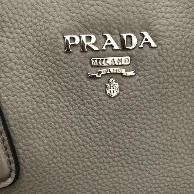 PRADA(プラダ)の新品未使用品 プラダ レザー トートバッグ レディースのバッグ(トートバッグ)の商品写真