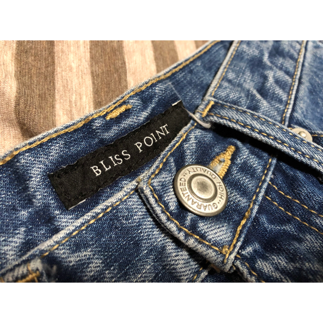 BLISS POINT(ブリスポイント)のBLISS POINT 裾ダメージ ハイウエスト デニム M レディースのパンツ(デニム/ジーンズ)の商品写真