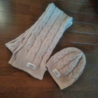 アグ(UGG)のブルー様 美品 UGG ニット マフラー キャップ セット (マフラー/ショール)