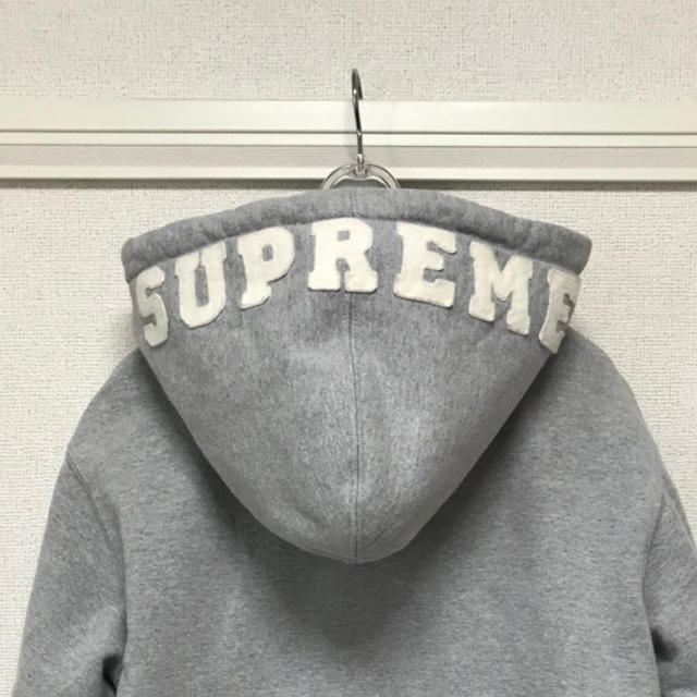 Supreme - Supreme フードロゴパーカー 希少❗️Mサイズの通販 by ...