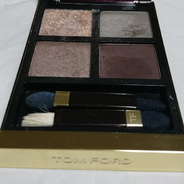 TOM FORD(トムフォード)の【1/30までJクーラ様専用】最終お値下げ  トムフォード★アイシャドウ コスメ/美容のベースメイク/化粧品(アイシャドウ)の商品写真