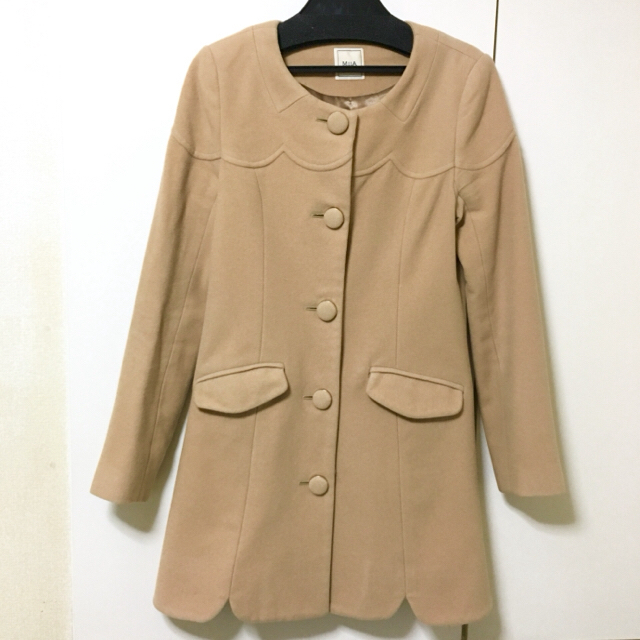 MIIA(ミーア)のMIIA♡ウールスカラップコート♡キャメル レディースのジャケット/アウター(ロングコート)の商品写真