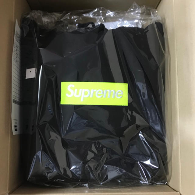 Supreme(シュプリーム)のM supreme box logo hooded black メンズのトップス(パーカー)の商品写真