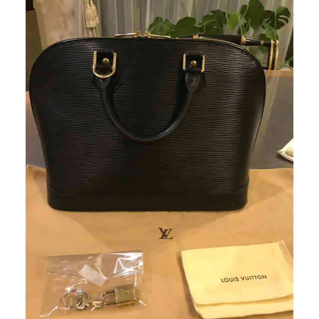 LOUIS VUITTON - ルイヴィトン エピ アルマ 黒 ブラック かなり美品