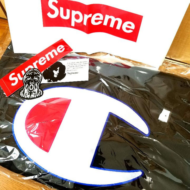 Supreme(シュプリーム)のSupreme  Champion Logo Hooded Sweatshirt メンズのトップス(スウェット)の商品写真