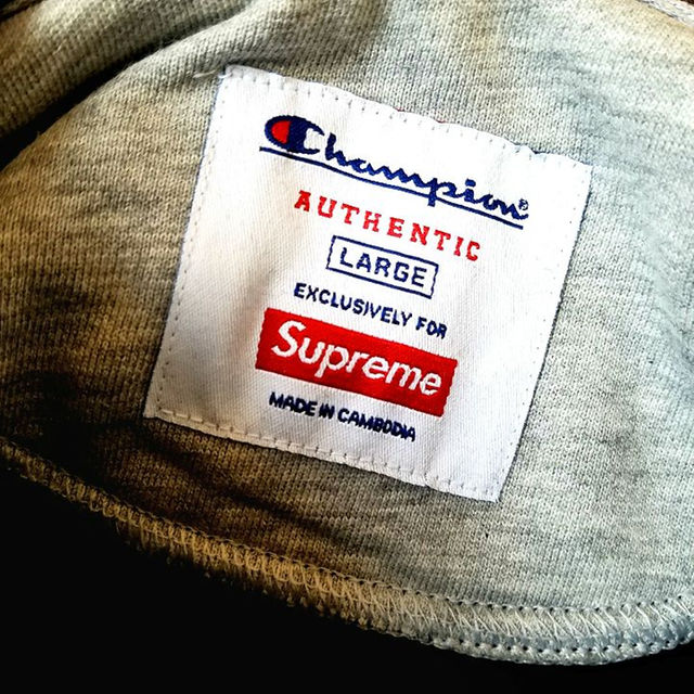 Supreme(シュプリーム)のSupreme  Champion Logo Hooded Sweatshirt メンズのトップス(スウェット)の商品写真