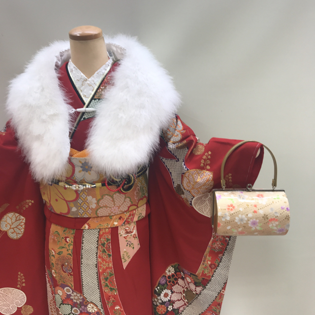 新品】上品な縮緬地の熨斗柄の振袖フルセットの通販 by ひろ|ラクマ