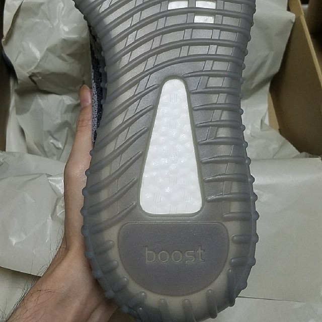 adidas(アディダス)のYeezy Boost 350 v2 Beluga2.0 ADIDAS メンズの靴/シューズ(スニーカー)の商品写真