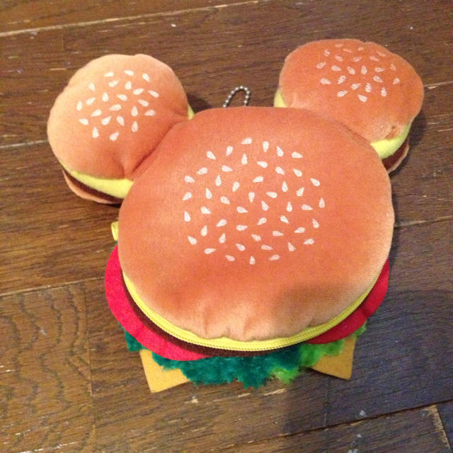 Disney ハンバーガーミッキーポーチの通販 By たからこがね S Shop ディズニーならラクマ