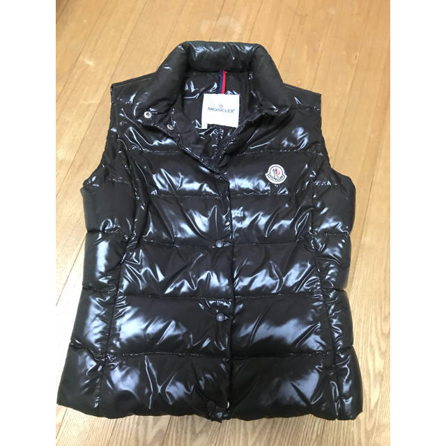 MONCLER(モンクレール)のモンクレール★ダウンベスト★サイズ1 レディースのジャケット/アウター(ダウンベスト)の商品写真