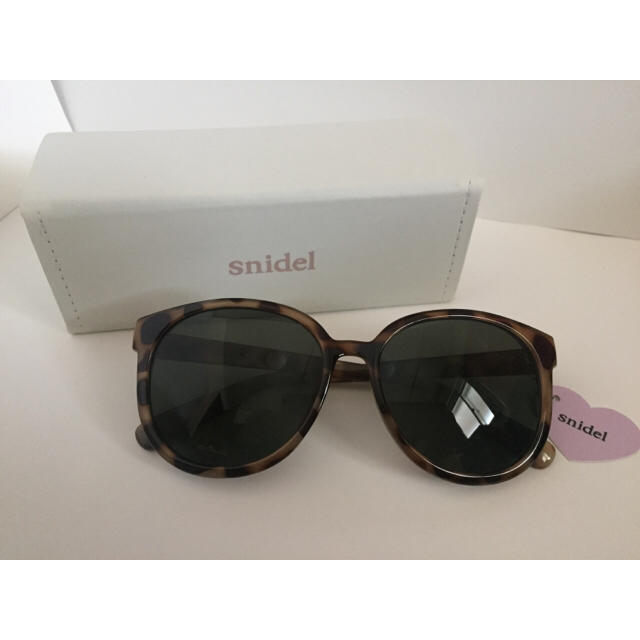 SNIDEL(スナイデル)のsnidel ドロップフレームサングラス レディースのファッション小物(サングラス/メガネ)の商品写真