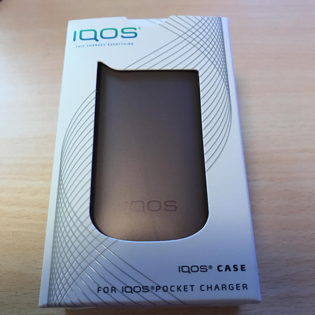 IQOS(アイコス)のお値下げ中！！IQOSカバーゴールド＋ステッカーSET メンズのファッション小物(タバコグッズ)の商品写真