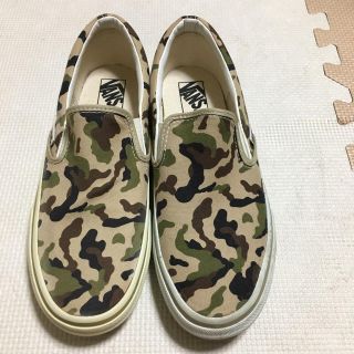 ヴァンズ(VANS)のVANSの迷彩スリッポン25.5cm(スリッポン/モカシン)