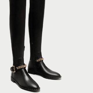 ザラ(ZARA)のZARAチェーンディテールニーハイロングブーツ(ブーツ)