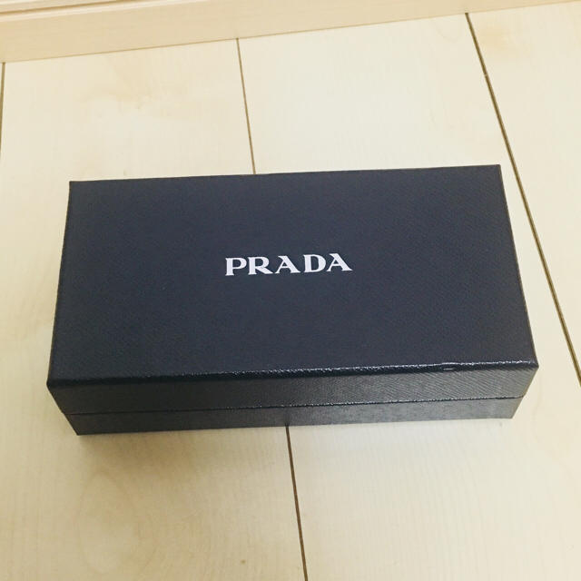 PRADA(プラダ)のプラダ 長財布用箱 レディースのファッション小物(その他)の商品写真