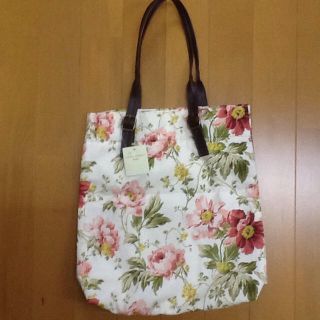 ローラアシュレイ(LAURA ASHLEY)のローラアシュレイ トートバッグ☆新品☆(トートバッグ)