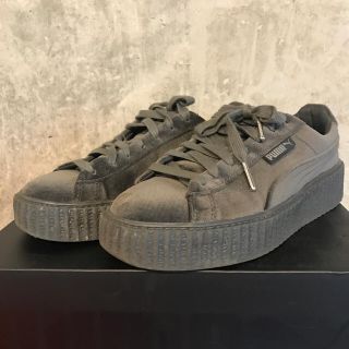 プーマ(PUMA)のPUMA×FENTY リアーナ ベロア ベルベット 厚底スニーカー(スニーカー)